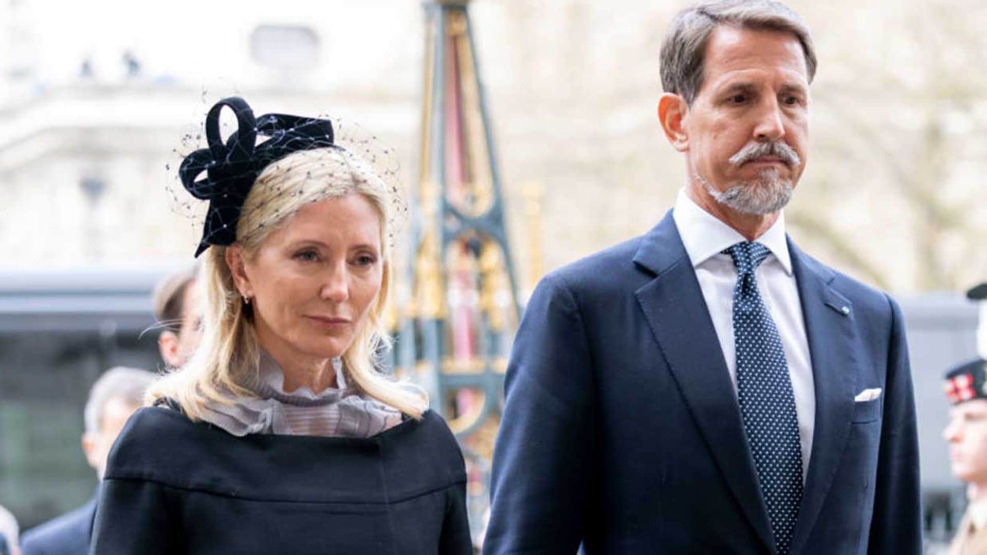Pablo de Grecia ultima los preparativos del funeral de su padre arropado por su mujer y sus hijos