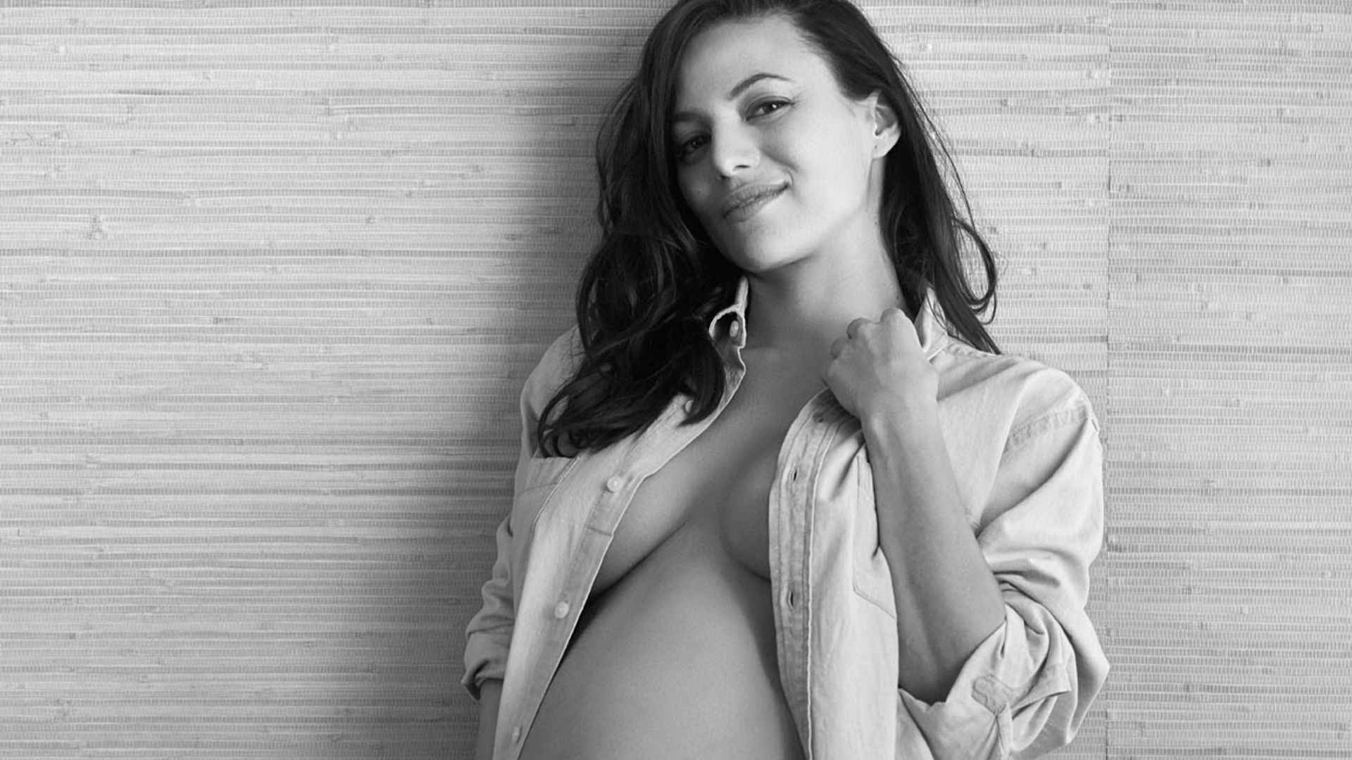 Entrevistamos a Elisa Mouliáa en la cuenta atrás para ser mamá por primera vez