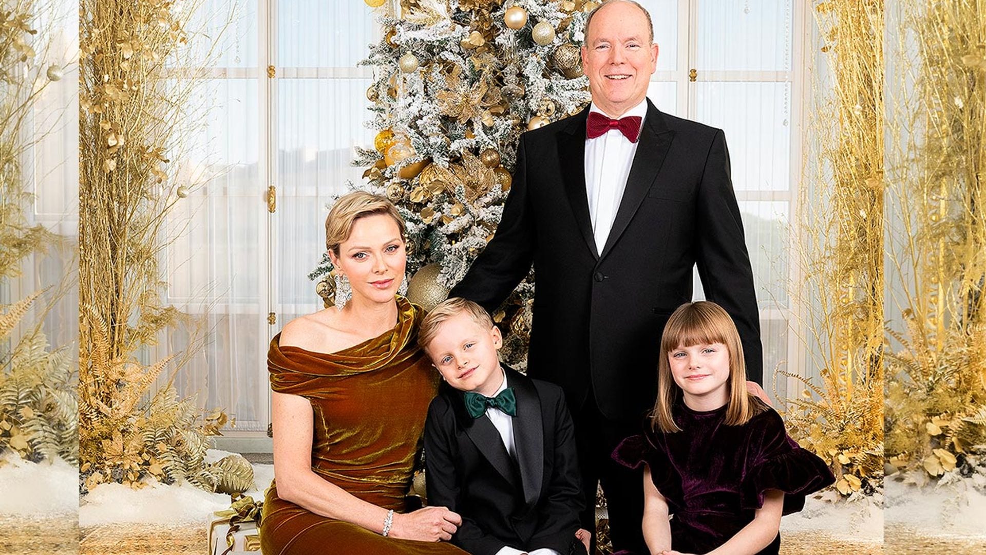 Alberto y Charlene de Mónaco,  junto a sus dos hijos, derrochan glamur para felicitar las Fiestas
