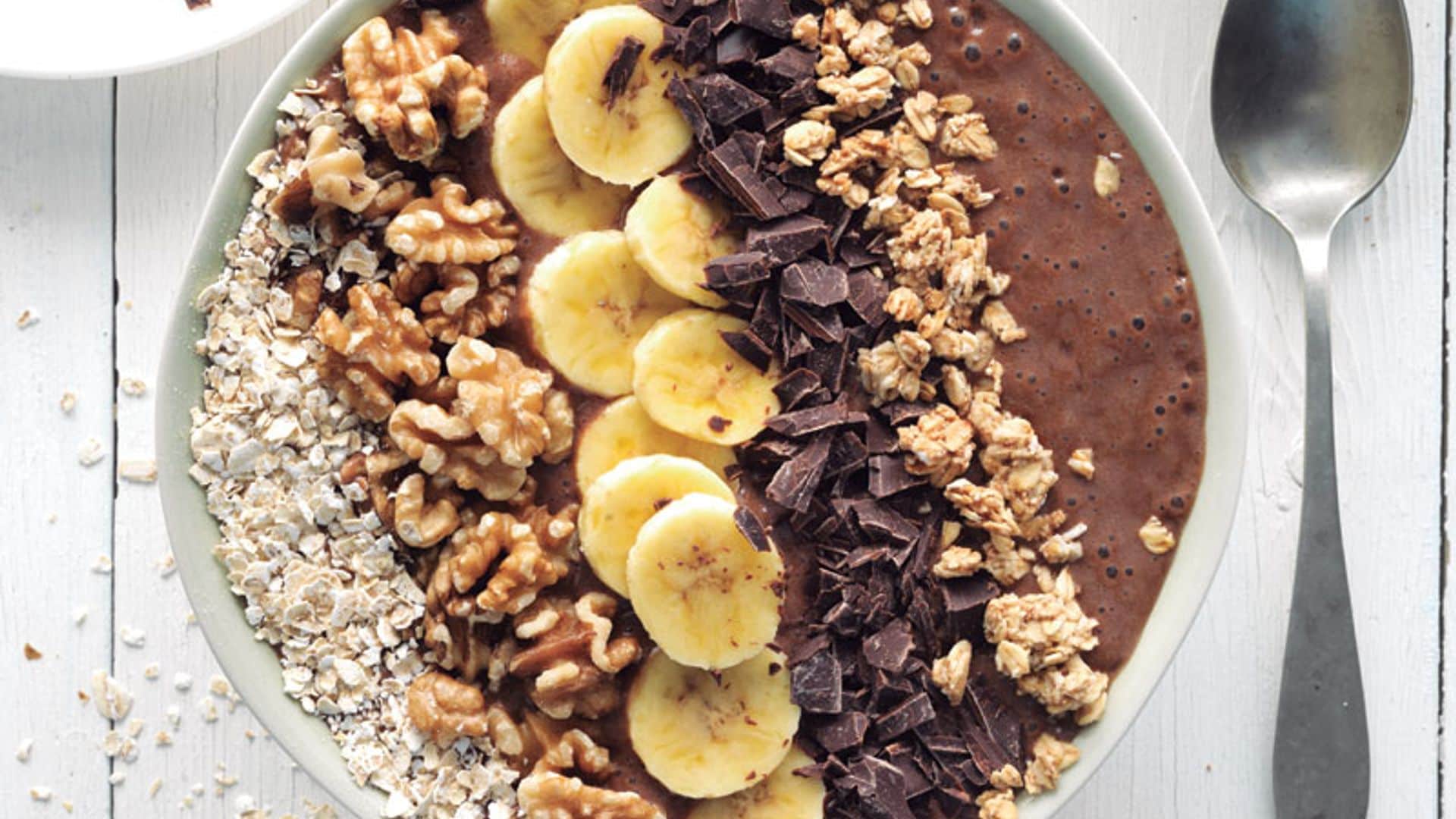 'Smoothie bowl' de cacao, plátano y nueces