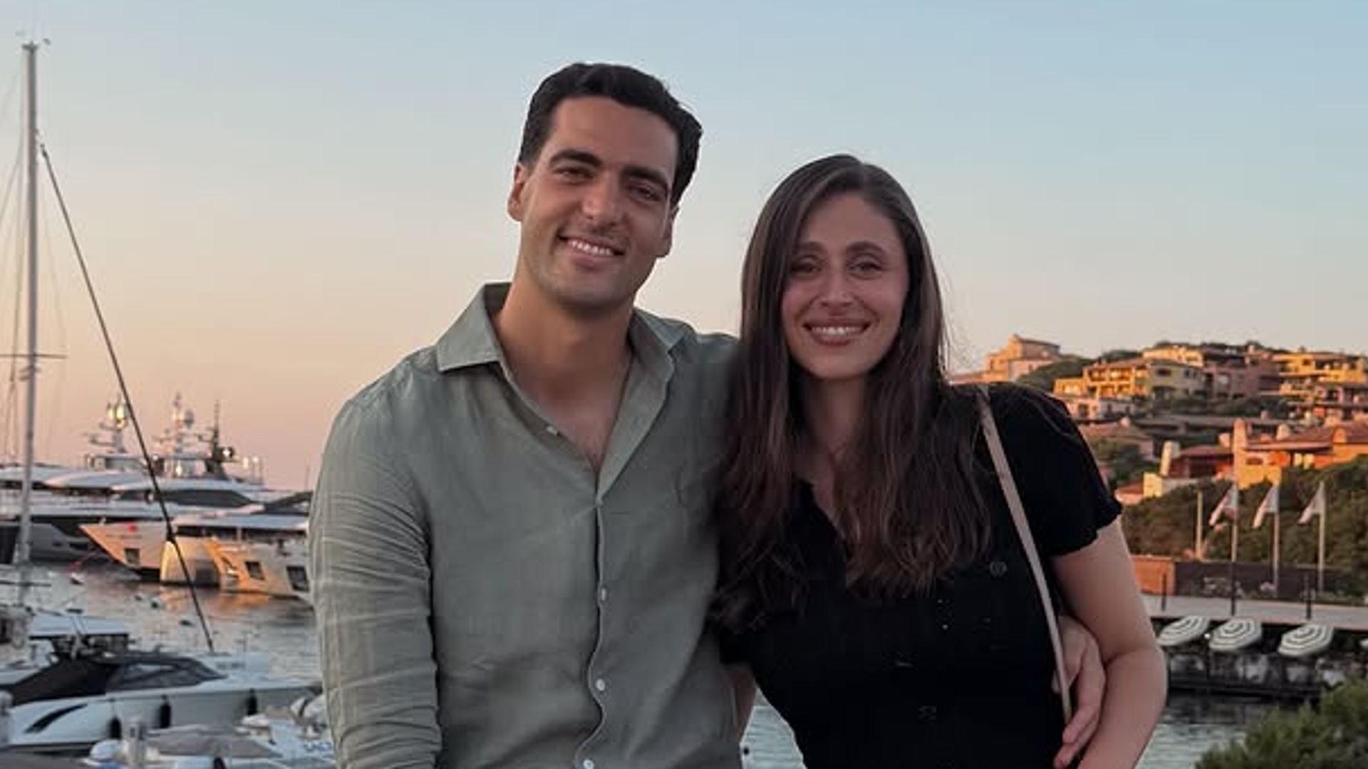 Mikel Merino y su mujer Lola de vacaciones