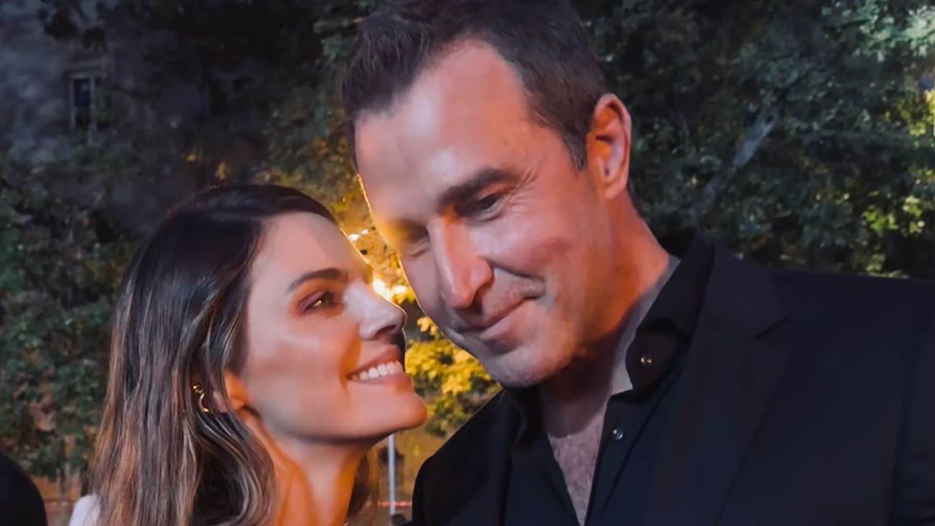Amaia Salamanca se reencuentra con el Duque y el Rey, sus parejas en la ficción