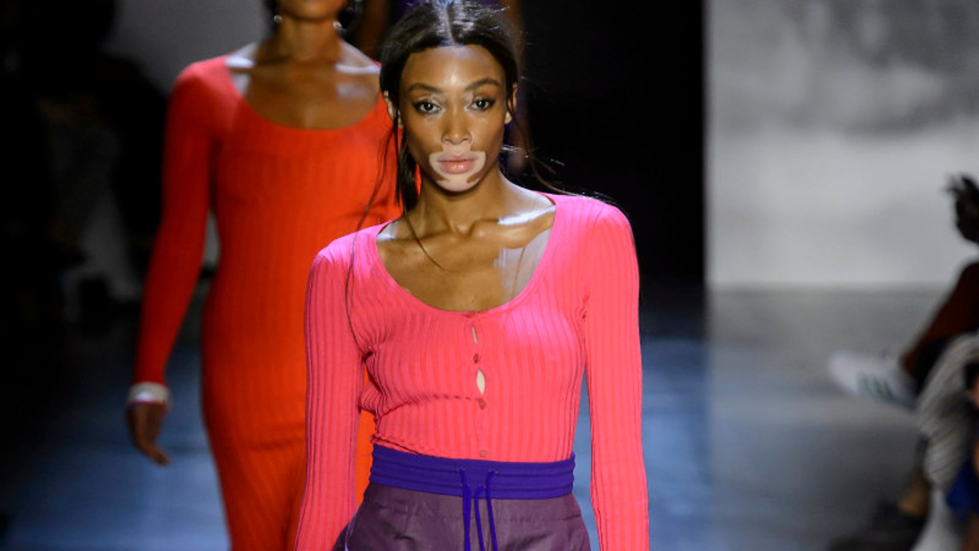 Prabal Gurung recupera el 'color block' con referencias de Nepal