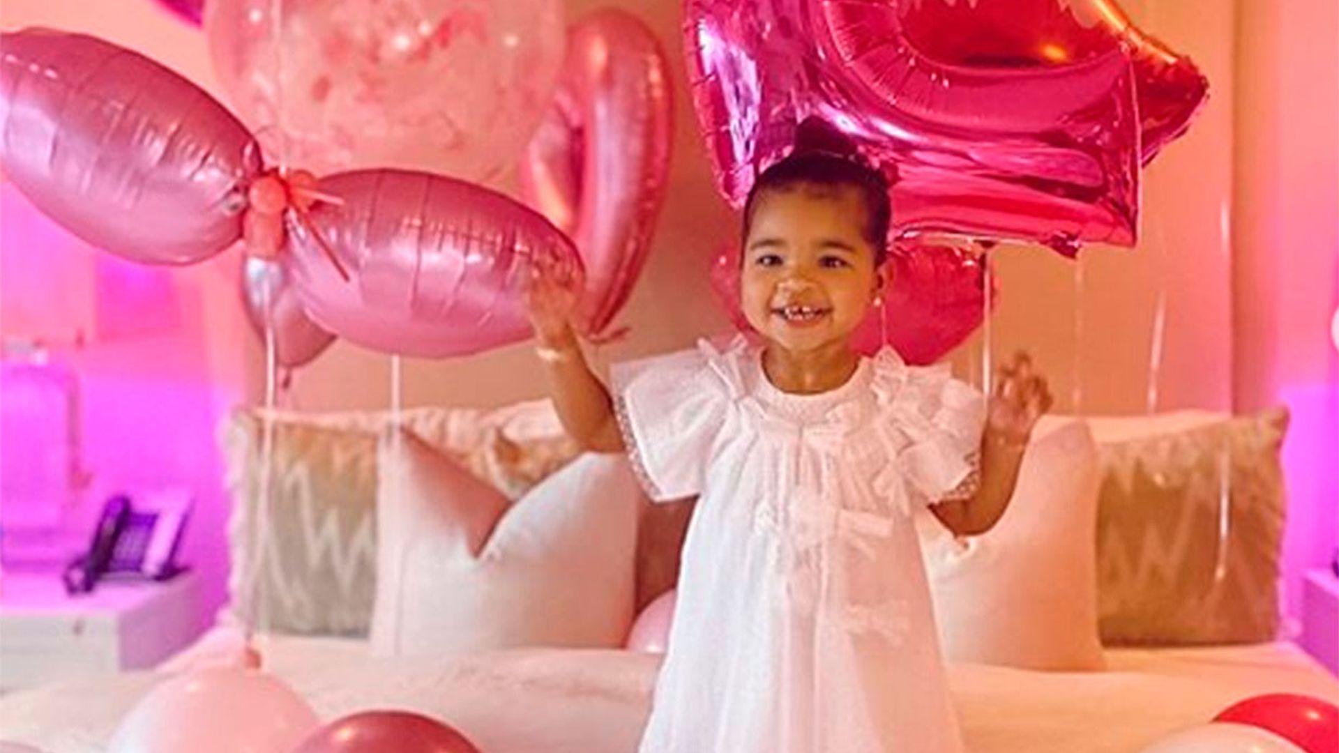 Khloé Kardashian llena la casa de globos y 'trolls' para celebrar el cumpleaños de su hija True