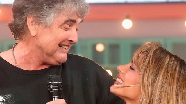 Tini Stoessel le cantó a su papá en el programa 'La Peña de Morfi', de la cadena de televisión argentina Telefe.