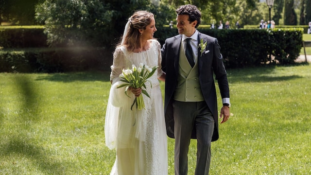 Boda de Lola con look de novia de Eduardo Ladrón de Guevara