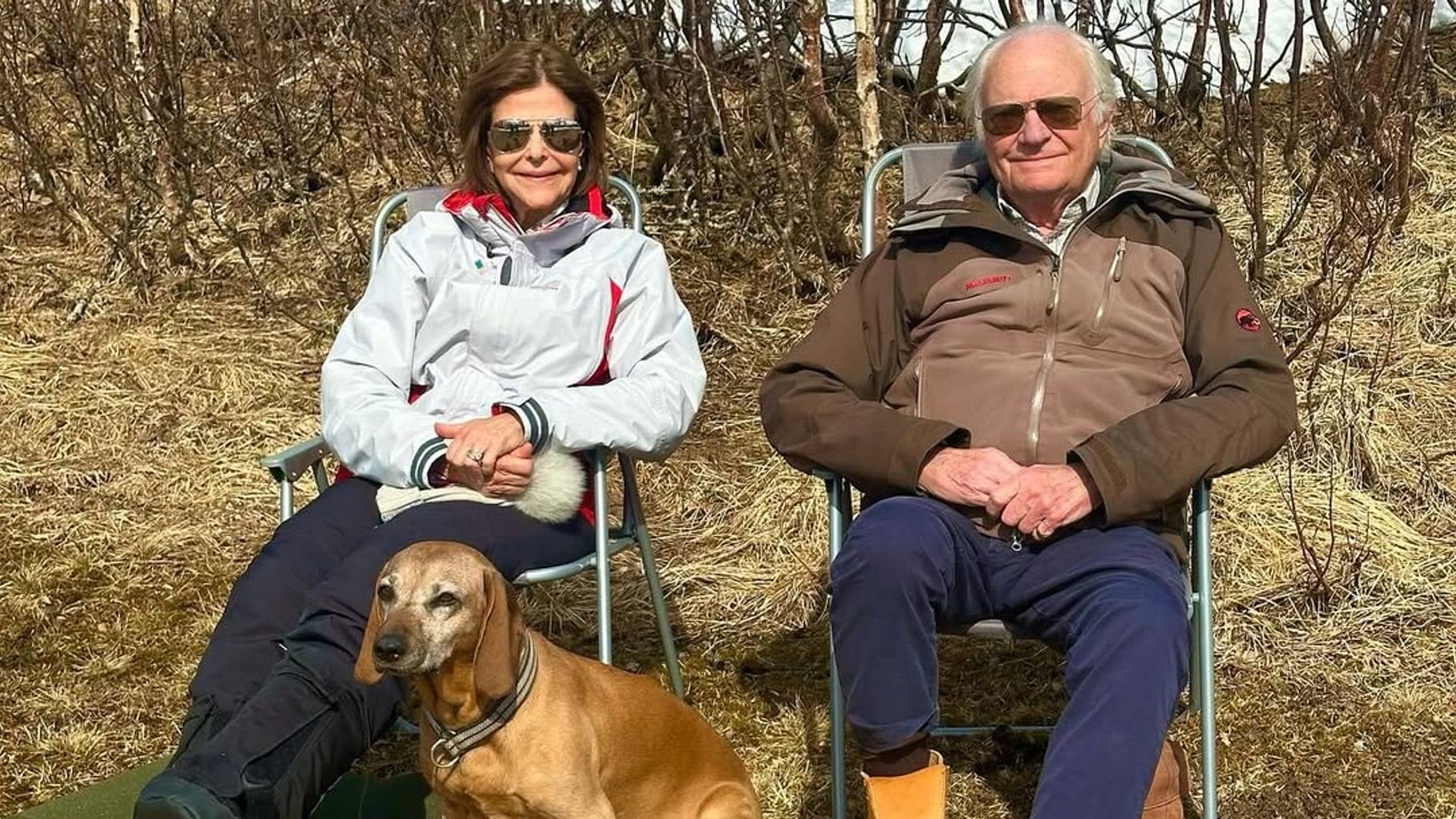 Carlos y Silvia de Suecia comparten sus austeras vacaciones tras la polémica de sus cuentas