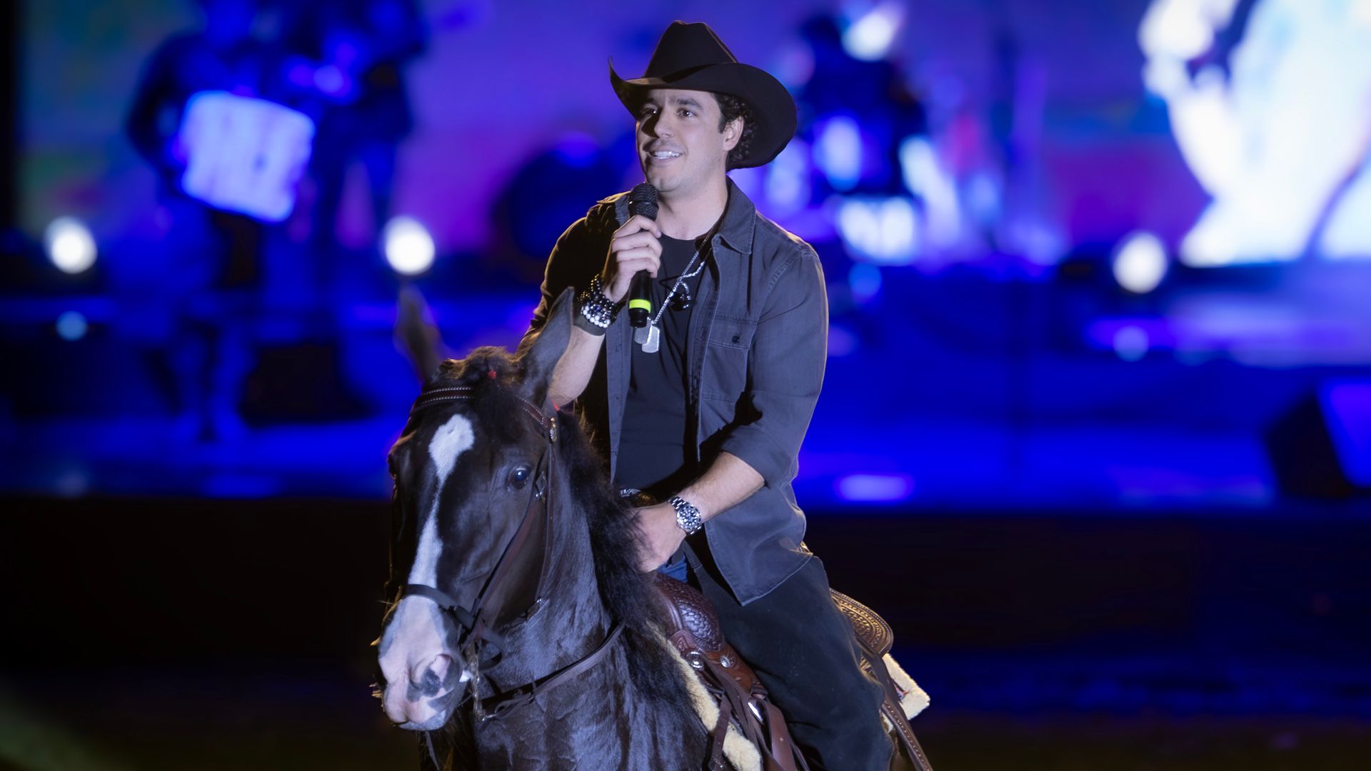 Lalo Capetillo presentó su nuevo concepto musical inspirado en Joan Sebastian.