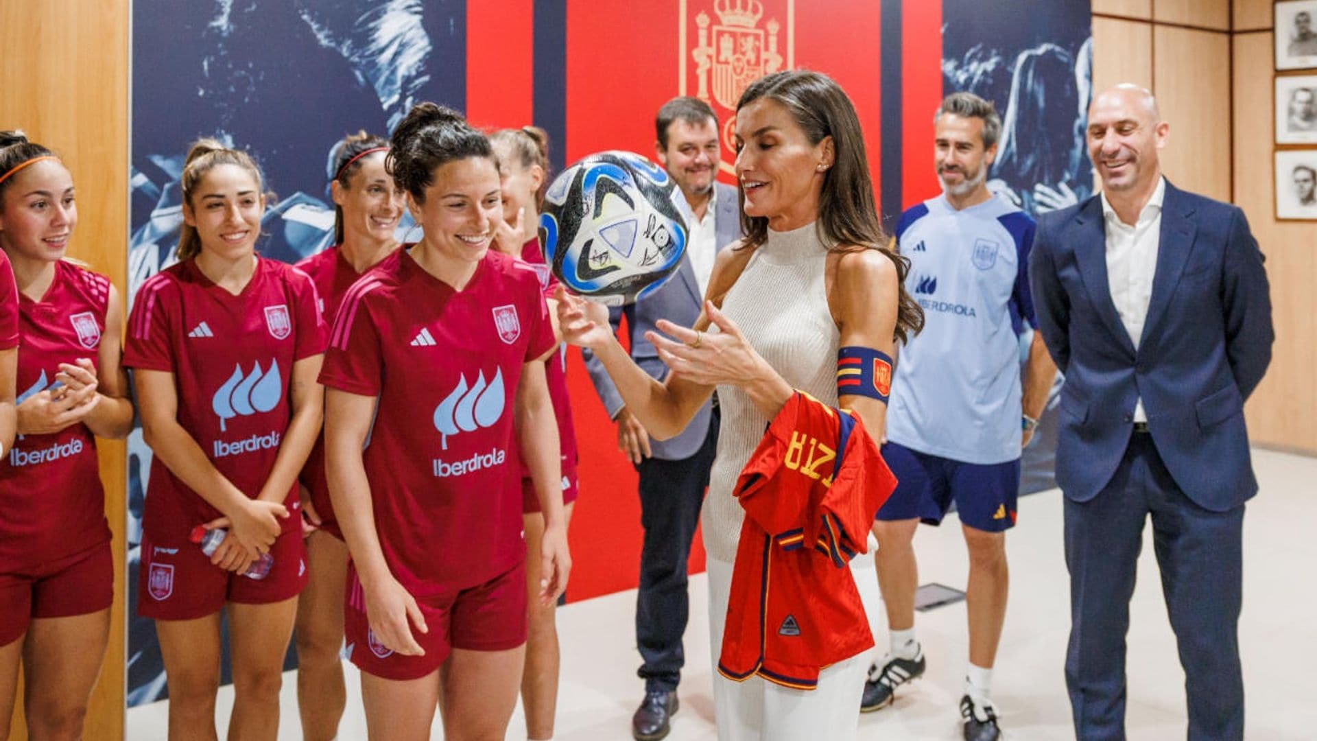 Escucha las inspiradoras palabras que la reina Letizia ha dedicado a las  jugadoras de la selección de fútbol