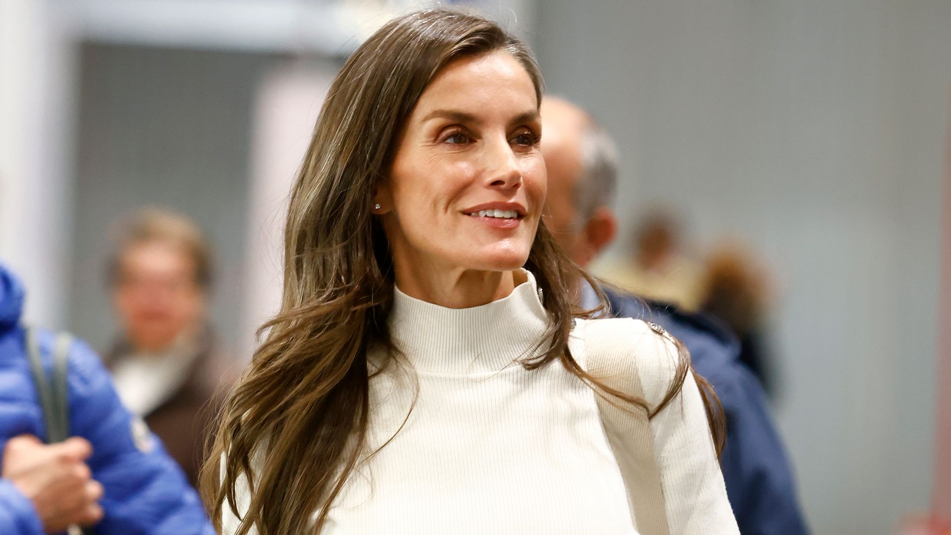 Los pendientes ecológicos que enamoraron a la reina Letizia en BioCultura: hablamos con la artesana que los diseñó