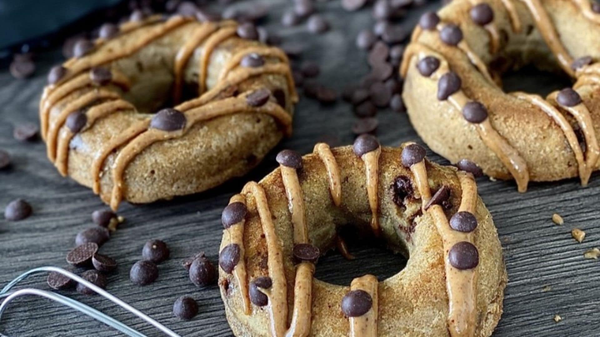 'Donuts' con 'chips' de chocolate