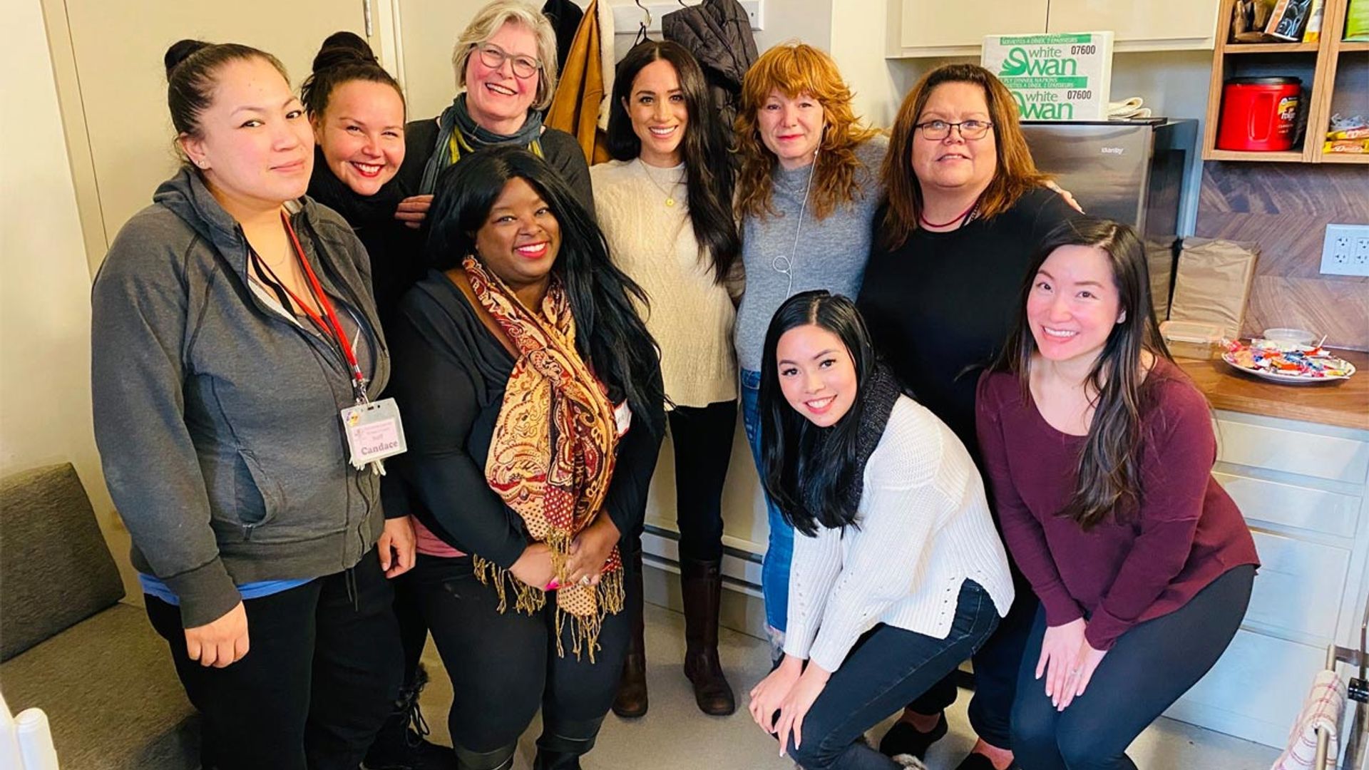 Meghan reaparece en un refugio de mujeres en Vancouver, tras la cumbre familiar celebrada en Sandringham