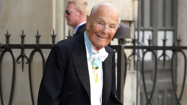El conde Gabriel Trolle-Wachtmeister en la boda de Magdalena de Suecia