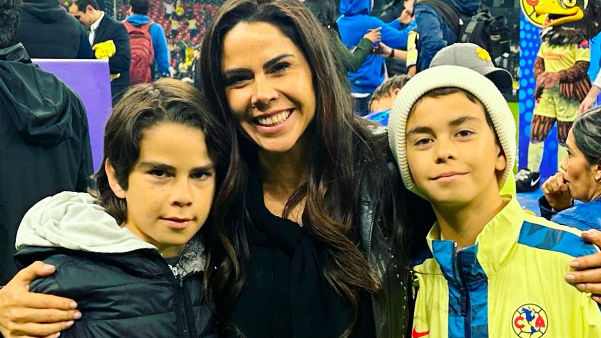 Paola Rojas y la especial noche de futbol junto a sus hijos