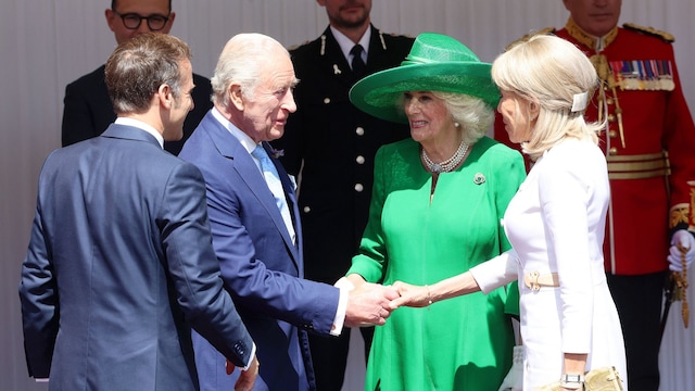 Saludo de los Reyes a los Macron