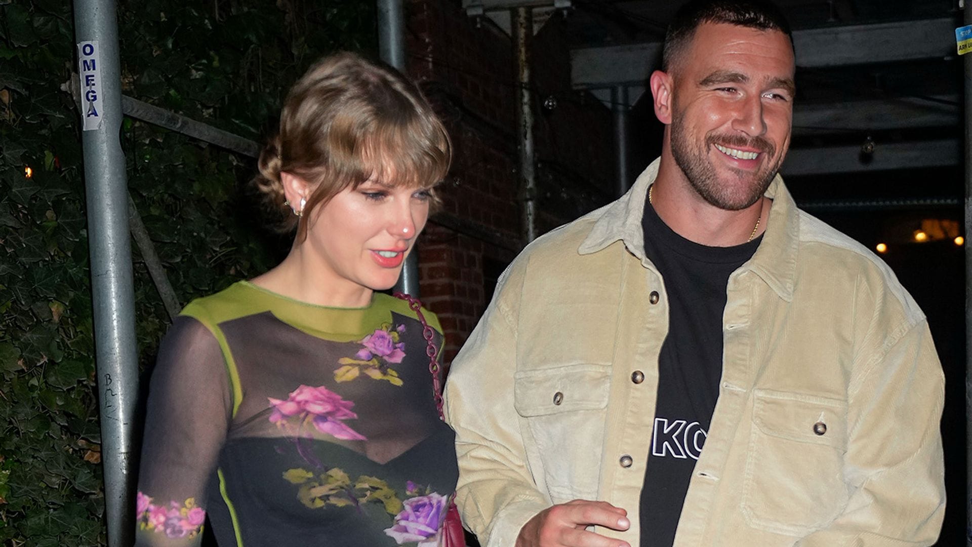 El disgusto de Taylor Swift en los Globos de Oro tras la broma sobre su novio
