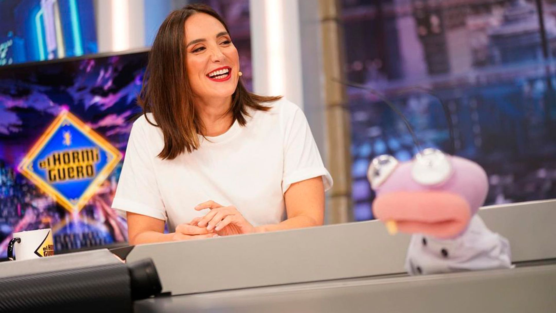 El truco de Tamara Falcó para dar una segunda vida a la falda de lentejuelas que llevarás en Navidad