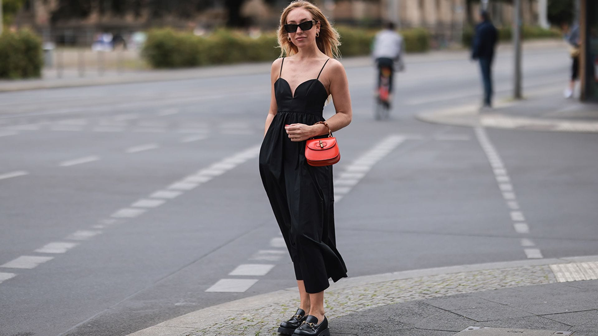 Mocasines en verano: cómo llevar el zapato cómodo más clásico en nuevos looks aptos para el calor