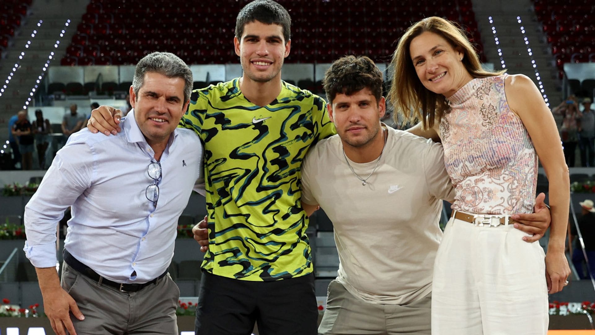 La dedicatoria más especial de Carlos Alcaraz tras ganar el Masters 1000 de Madrid: '¡Va por ti, mamá!'