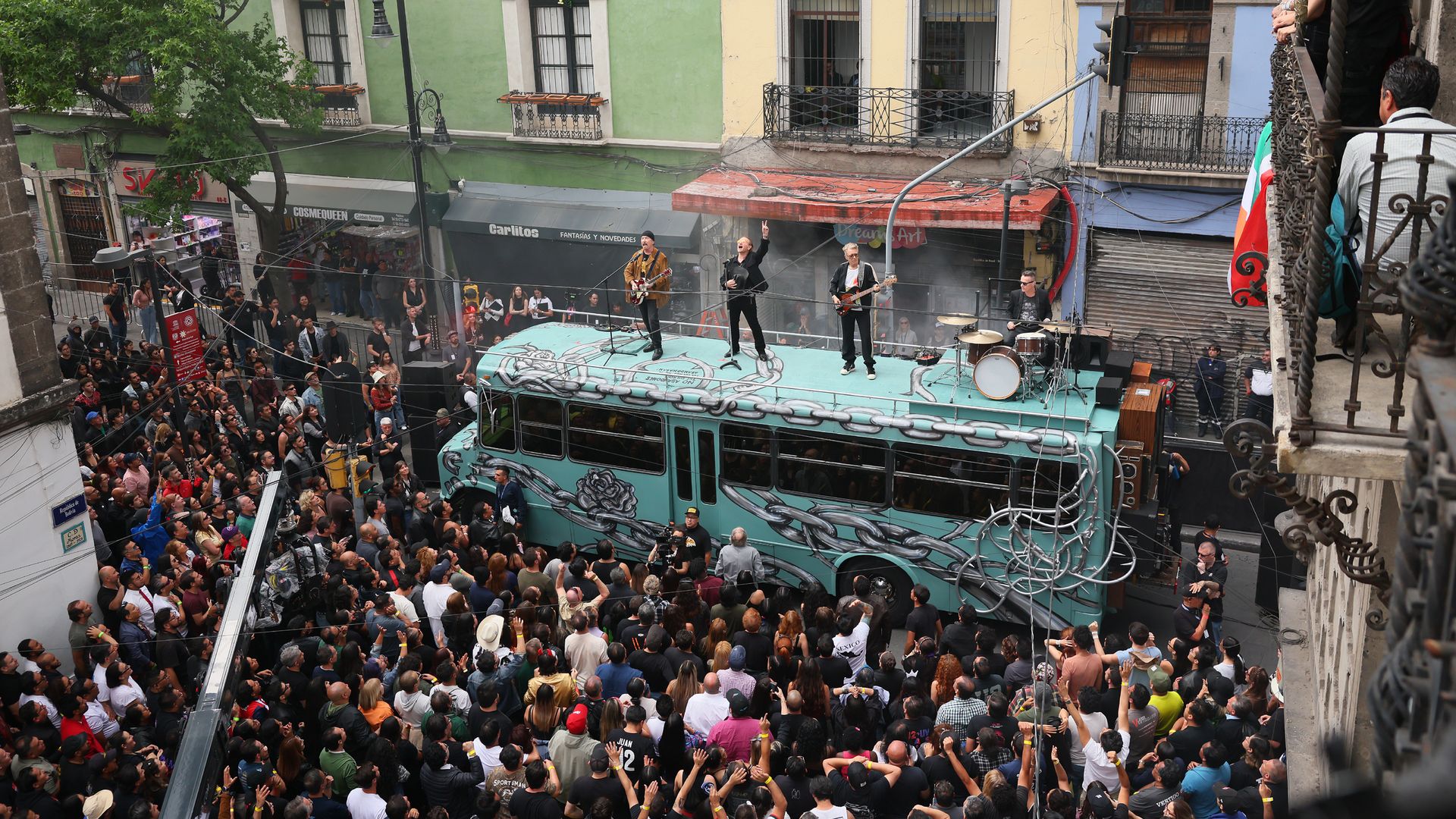 U2 sorprende en la Ciudad de México