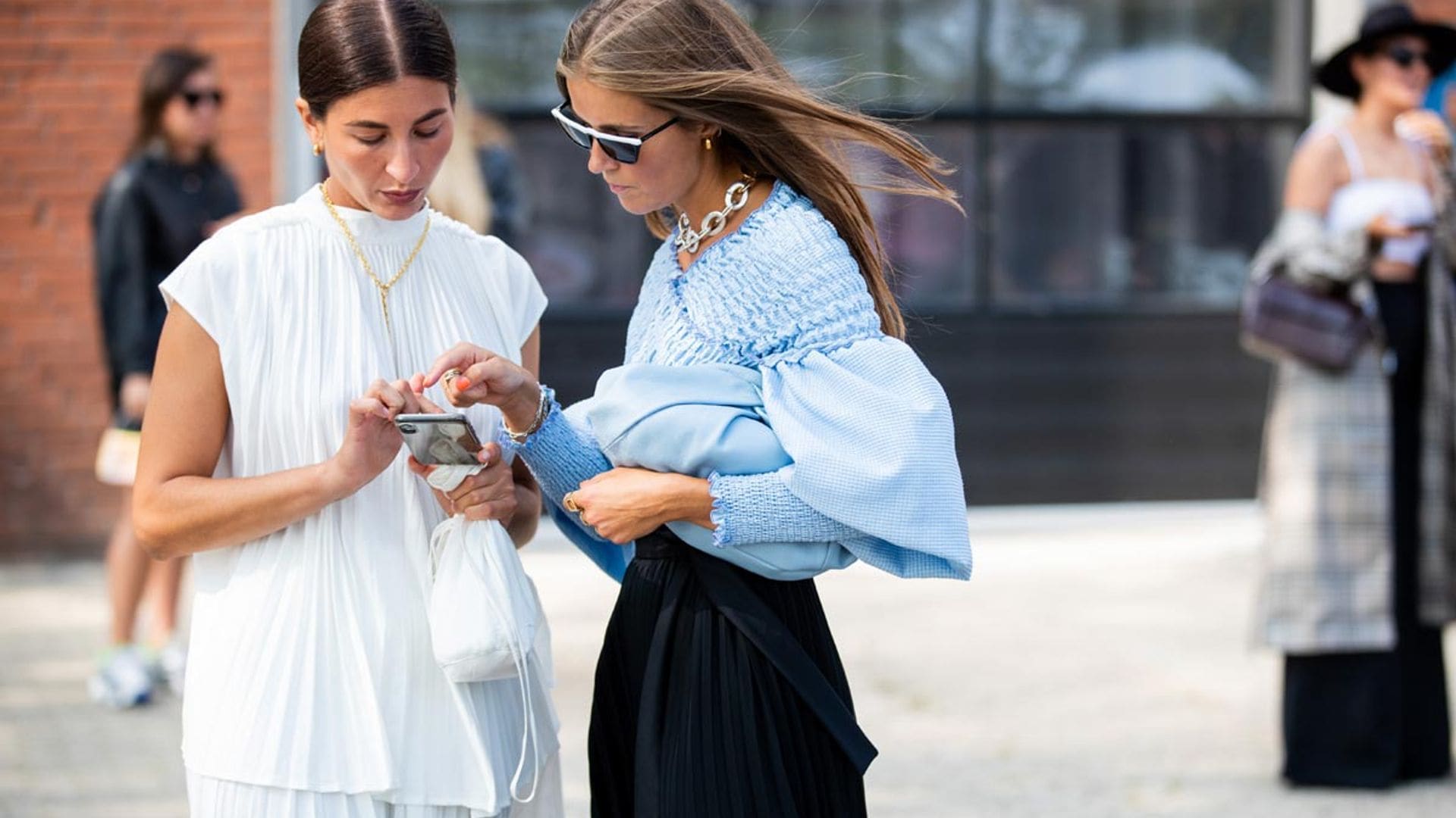 Estas blusas super especiales harán que tus looks parezcan mucho más exclusivos