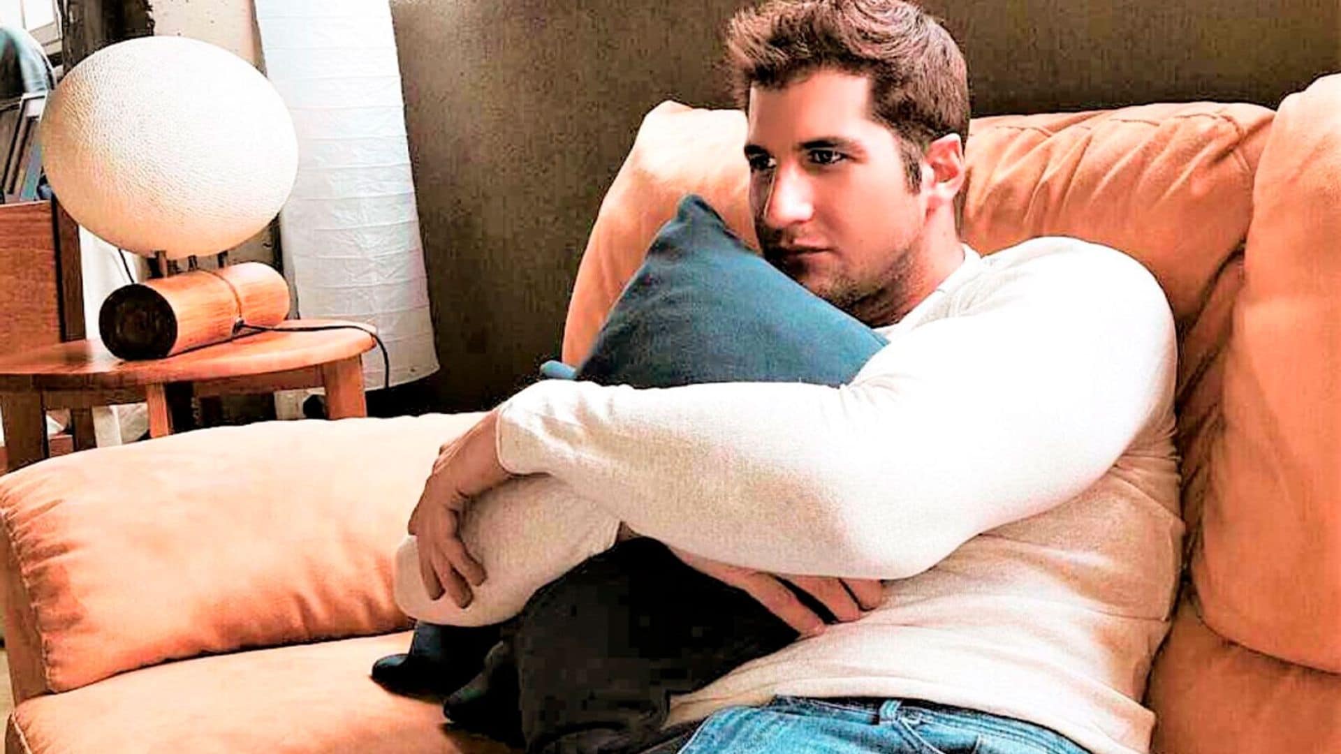 La emotiva carta de despedida de Julián Contreras Jr. a su gato que acaba de morir