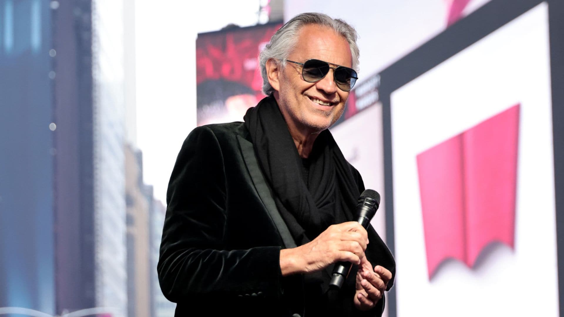 La apasionante vida de Andrea Bocelli: criado en una granja, con tres hijos de dos matrimonios y una estrella en el paseo de la fama de Hollywood