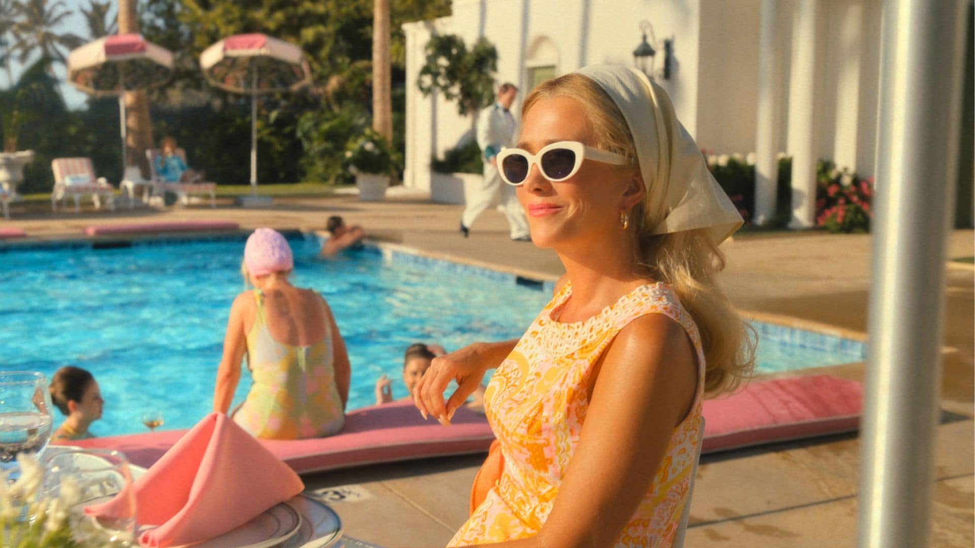 Los looks de la serie 'Palm Royale': la inspiración que necesitas para vestir bien esta temporada