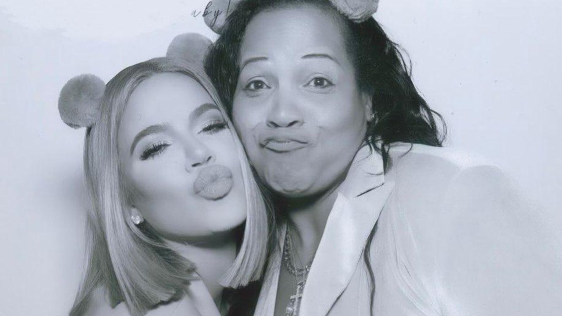 El conmovedor mensaje de Khloé Kardashian a su exsuegra fallecida: ‘Sé que te volveré a ver’