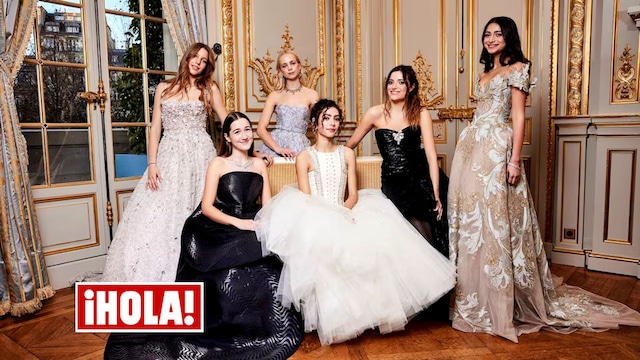 Algunas participantes en el Baile de Debutantes 2024