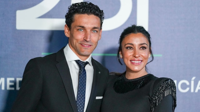 El futbolista JesÃºs Navas, y su esposa, Alejandra Moral a su llegada a la firma en el Libro de Honor. A 27 de febrero de 2025 en Sevilla, AndalucÃ­a (EspaÃ±a).El presidente de la Junta de AndalucÃ­a, Juanma Moreno, recibe en el Palacio de San Telmo a los distinguidos con los tÃ­tulos de Hijo Predilecto e Hija Predilecta, asÃ­ como a los galardonados con las Medallas de AndalucÃ­a. Los premiados acuden a la sede del gobierno andaluz para firmar en el Libro de Honor,  Francisco J. Olmo / Europa Press 27/2/2025
