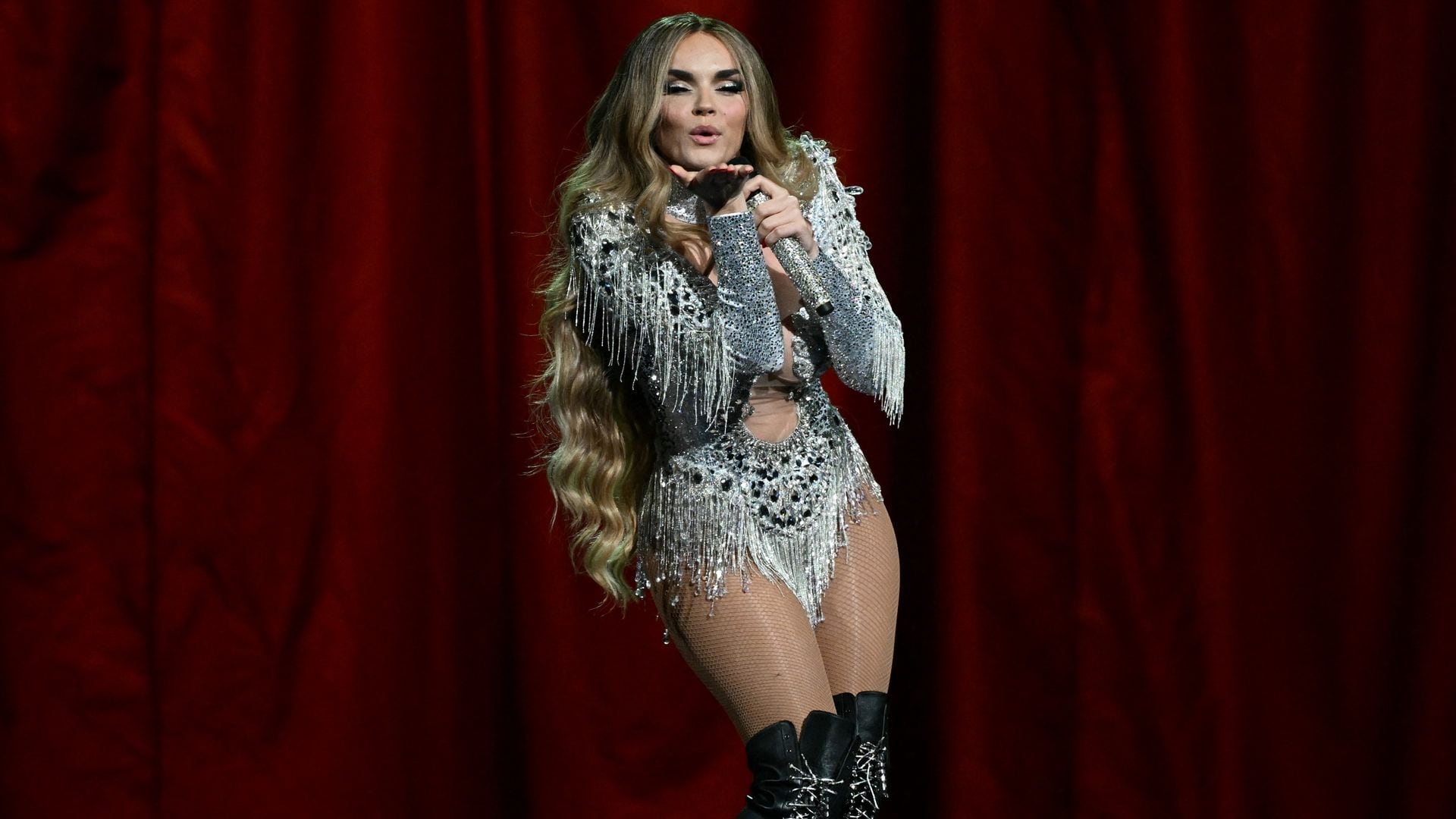Hablamos con Gustavo Adolfo Tarí, el diseñador de Melody en Eurovisión que también ha vestido a Shakira y Rosalía