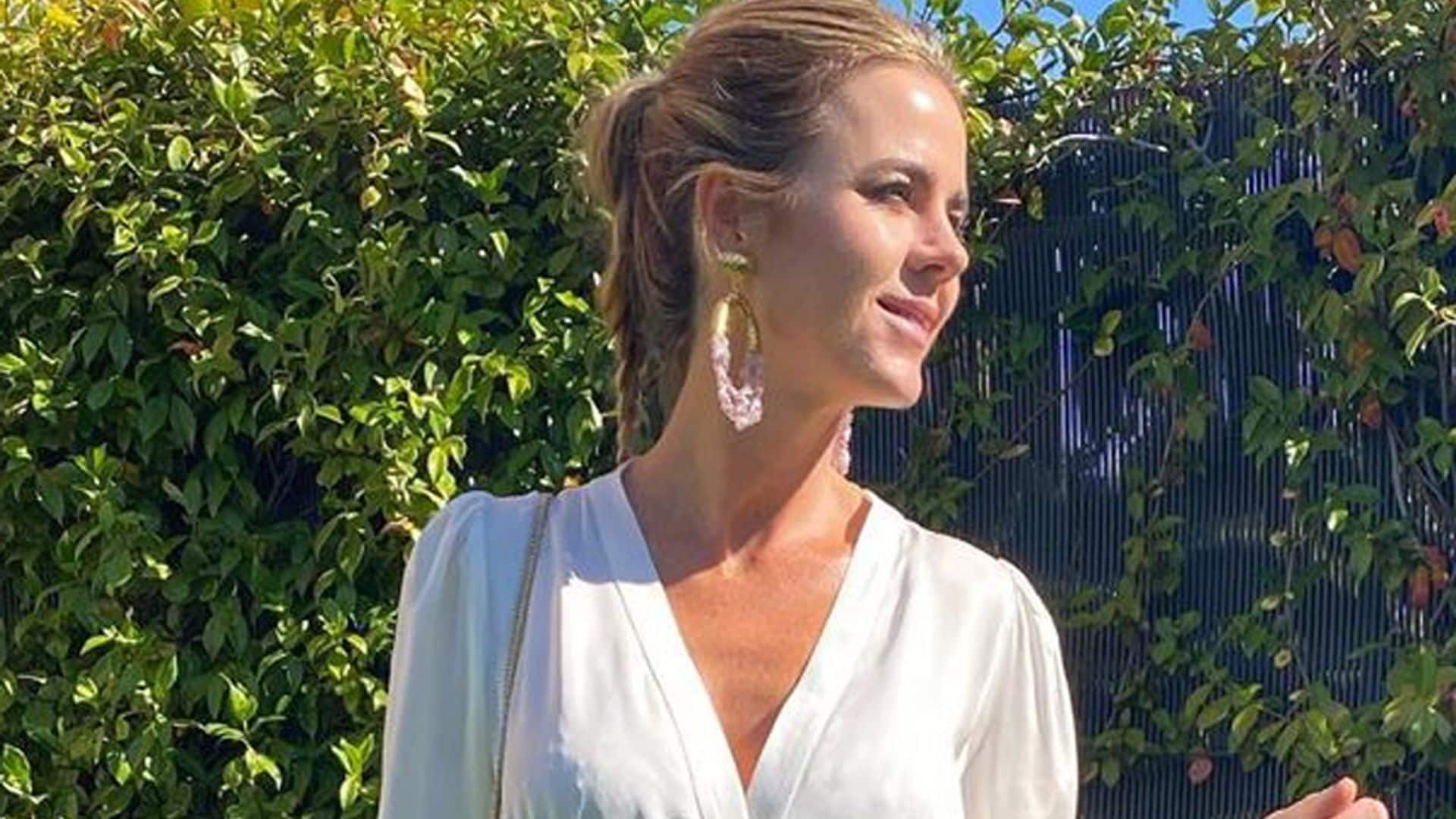 ¿Convertirse en la invitada perfecta con pantalones de Zara? Amelia Bono supera el reto de estilo