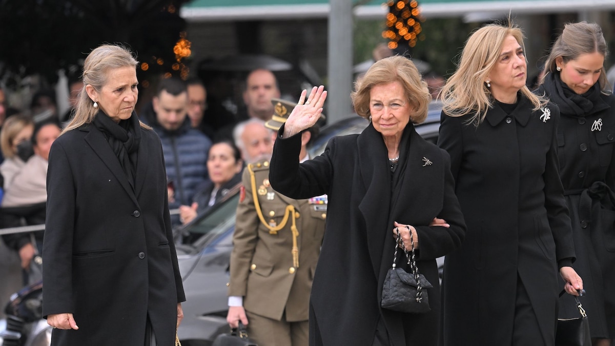 El dolor de la reina Sofía al despedir a su hermana Irene: un viaje cargado de memoria y pérdida