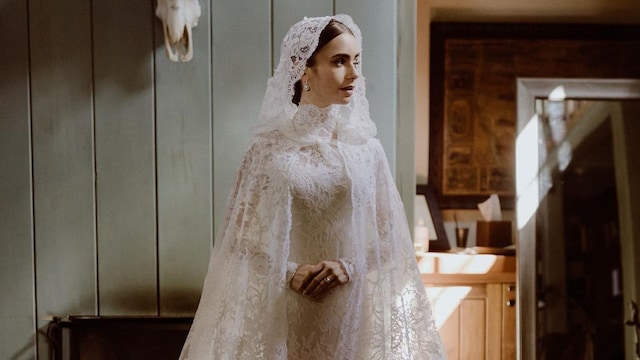 Vestido de novia de Lily Collins de encaje