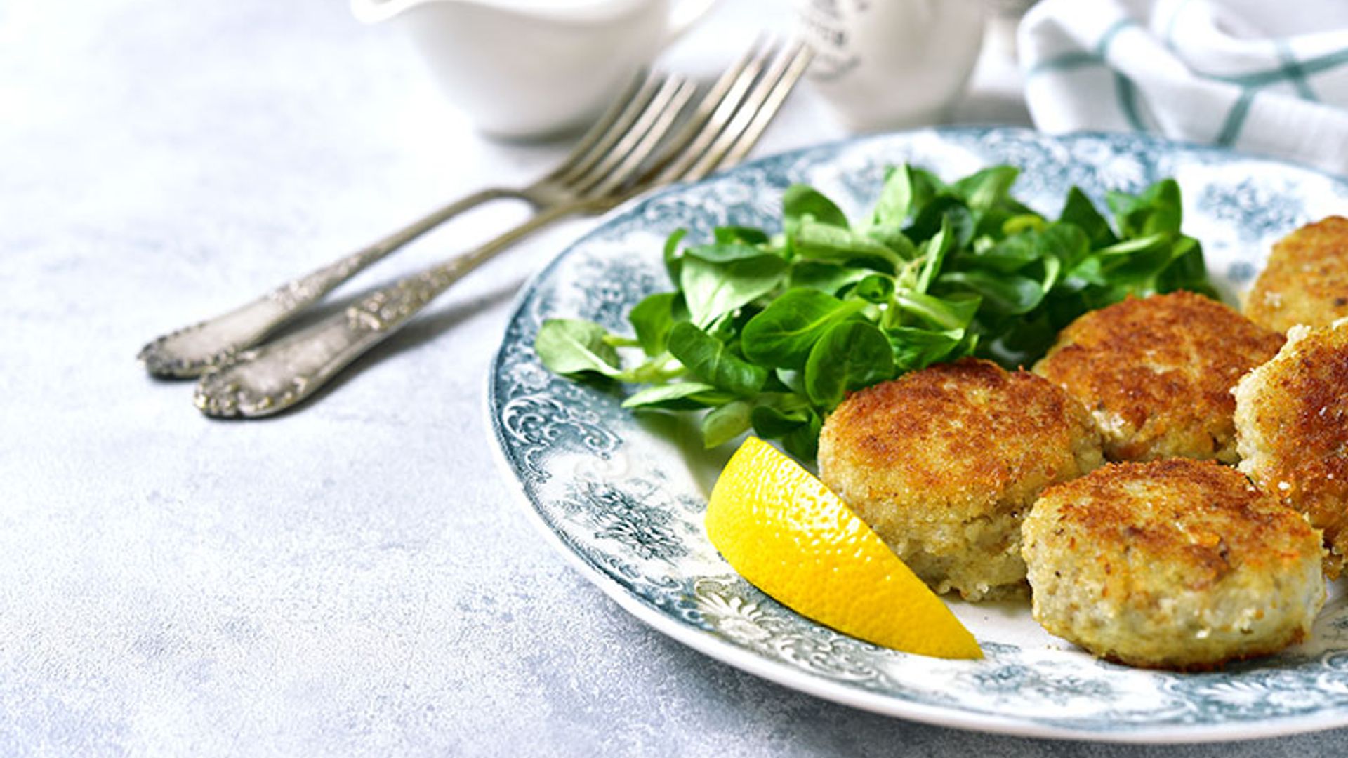 Filetes rusos de merluza en salsa verde