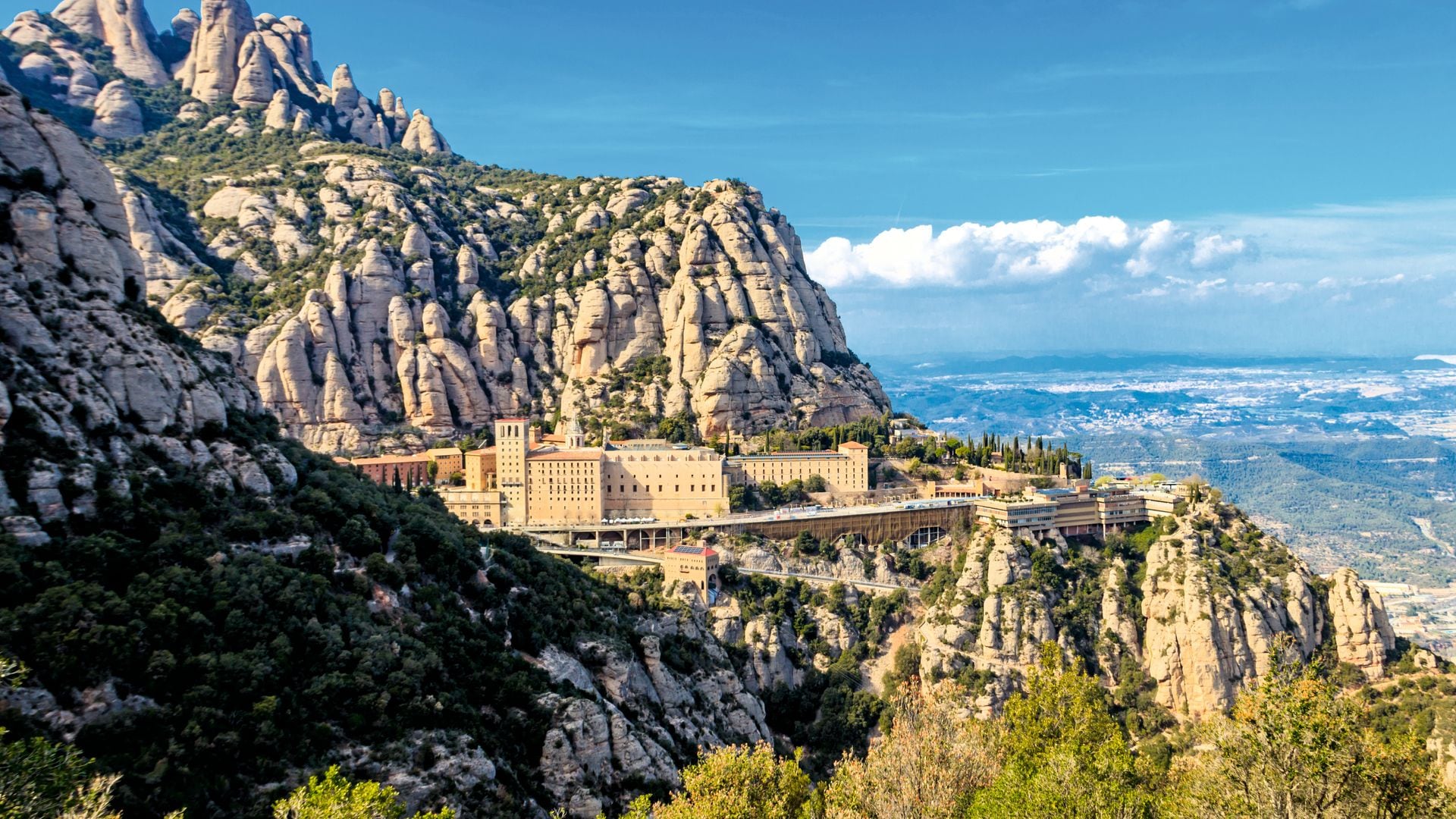 Santa Maria de Montserrat en la montaña