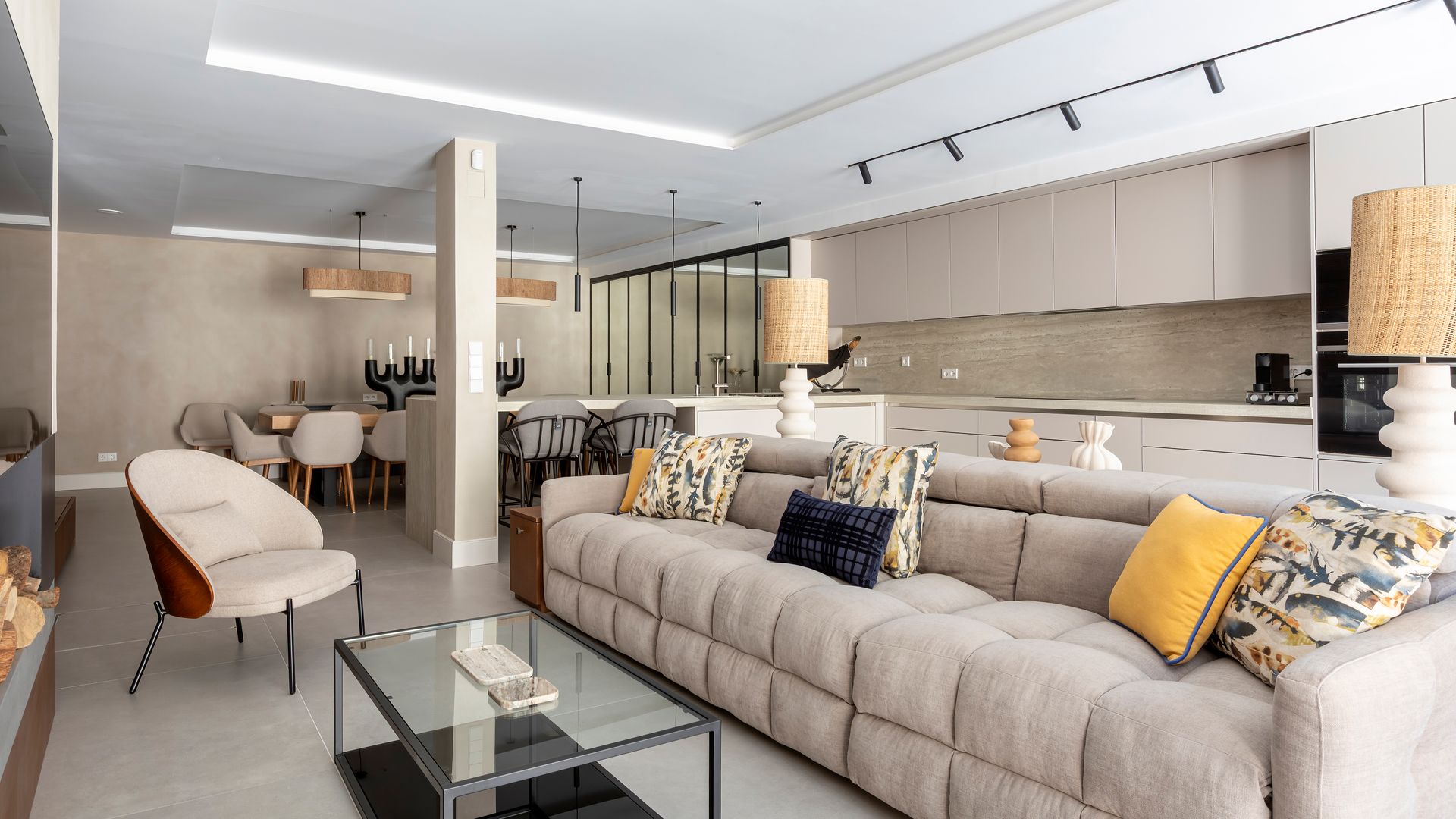 Planta inferior con varios ambientes