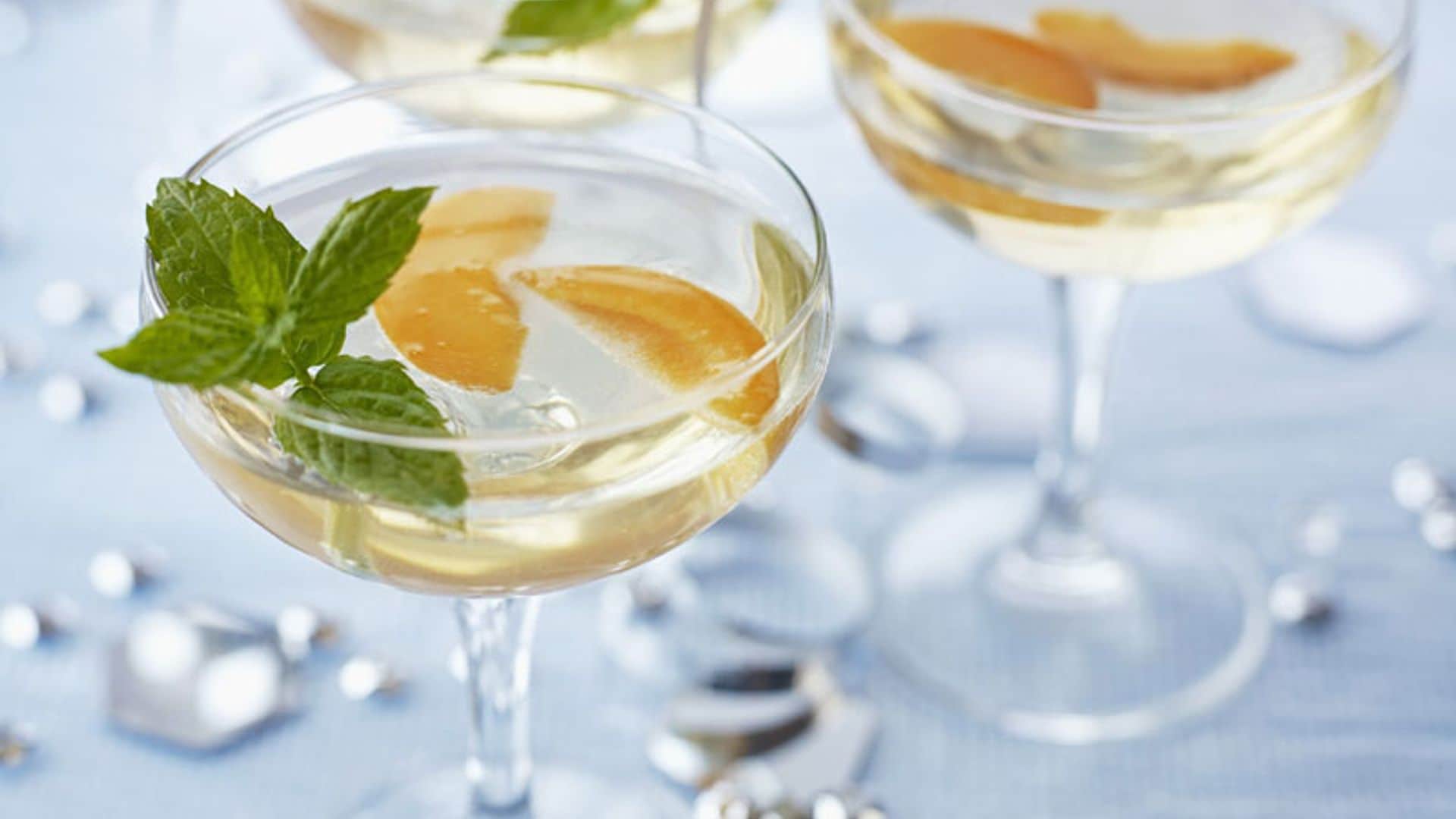 'Gin fizz' con melocotón y menta
