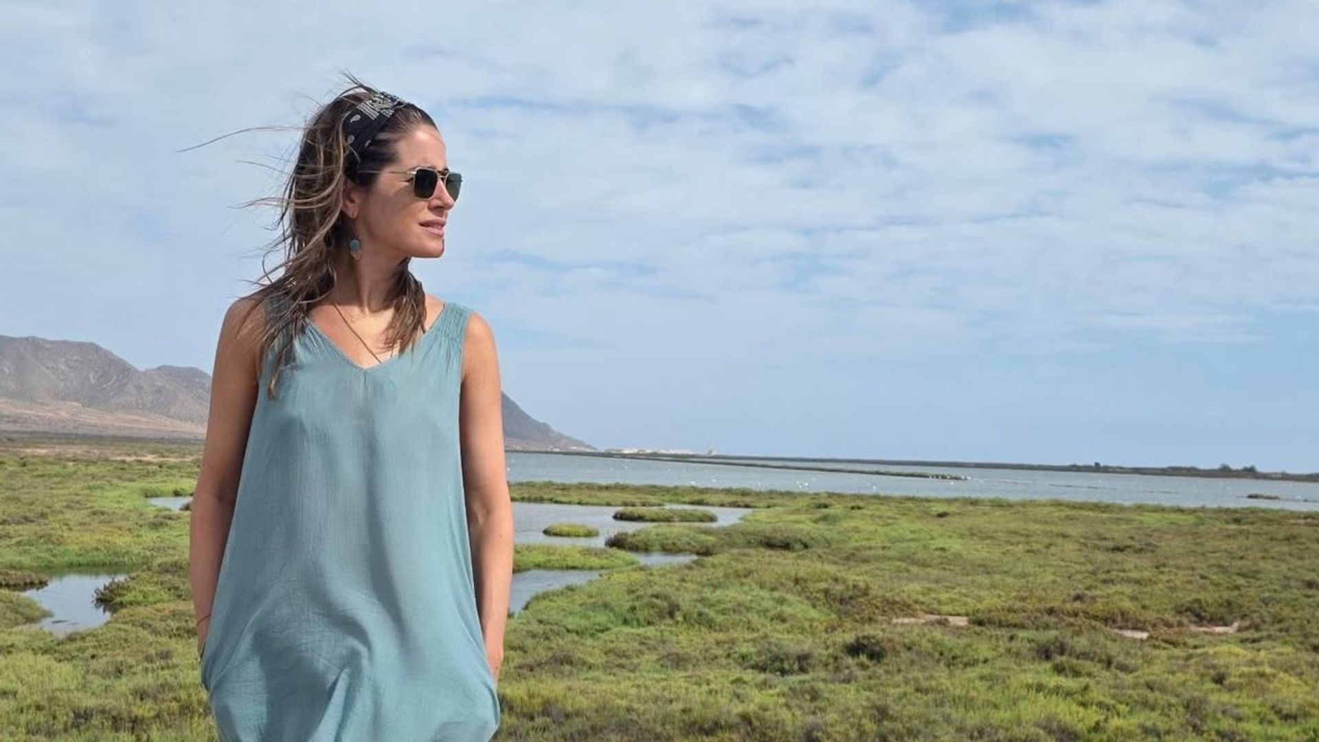 Isabel Jiménez, desde Cabo de Gata, muestra su dolor por el trágico incendio de Almería