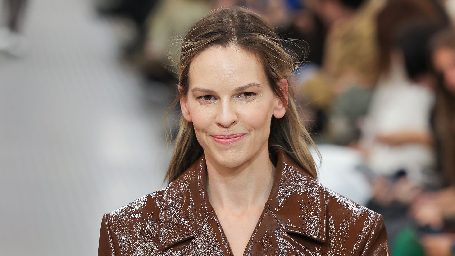Hilary Swank se sincera sobre ser madre a los 48 tras congelar óvulos a los 37