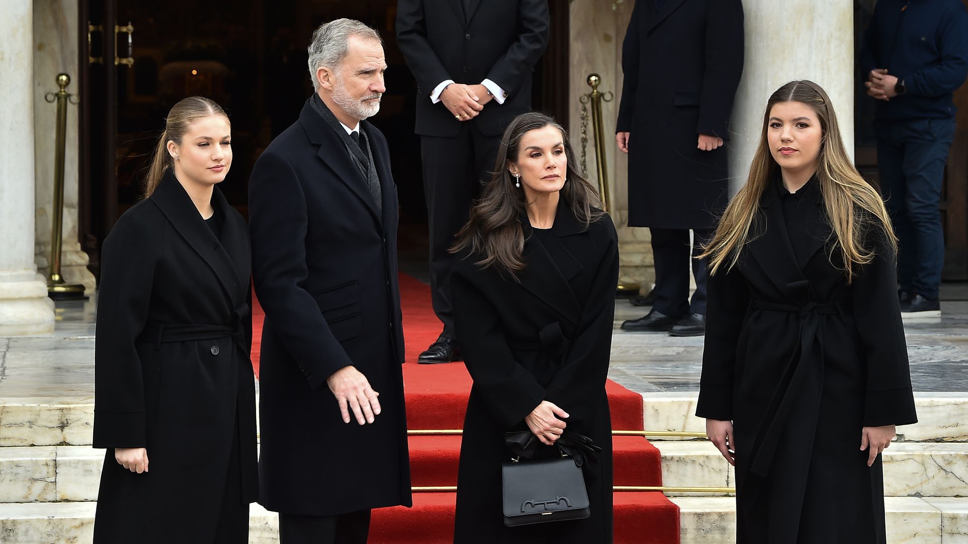 Los Reyes junto a Leonor y Sofía en el funeral de Irene de Grecia en Atenas