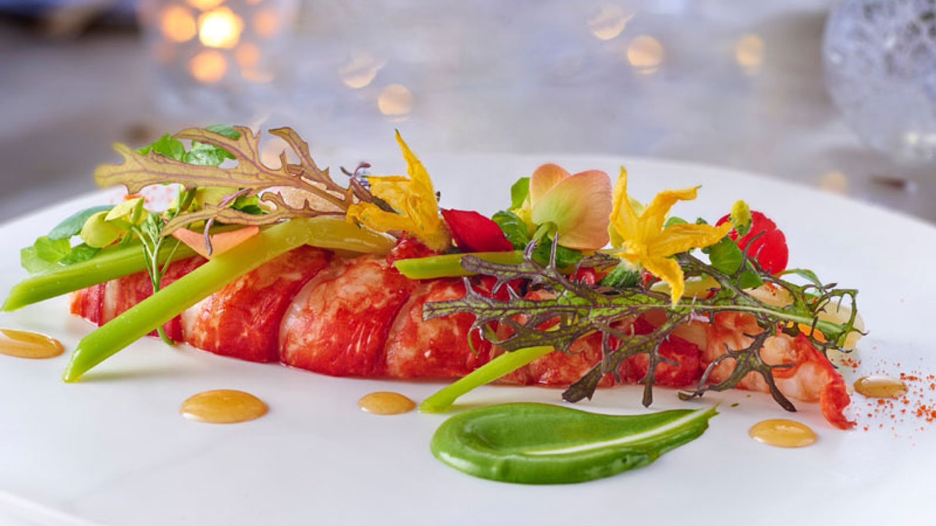 Langosta con crema de berros y vinagreta de mostaza