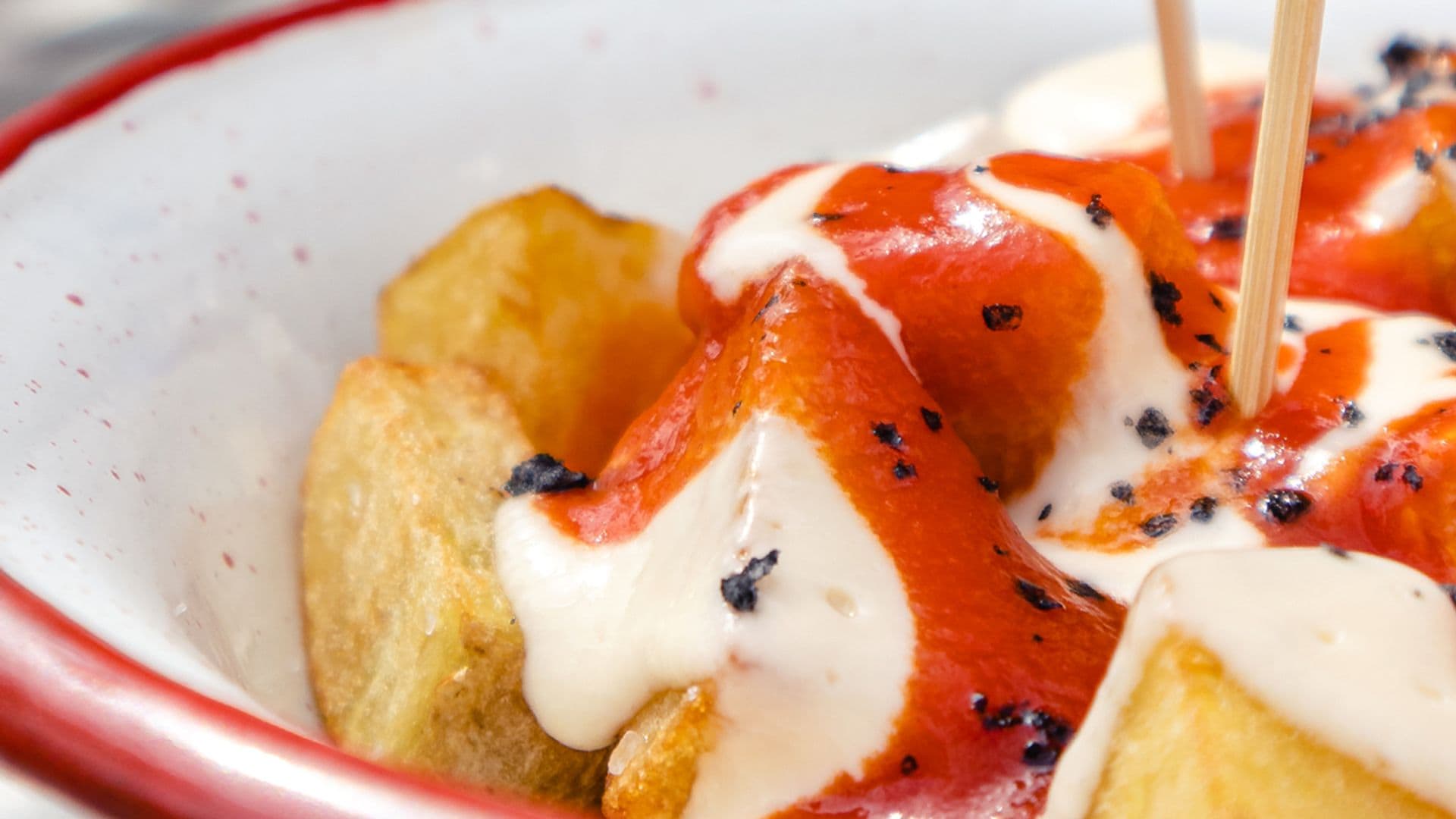 Tapa castiza + vermú: un plan gastro que es puro Madrid