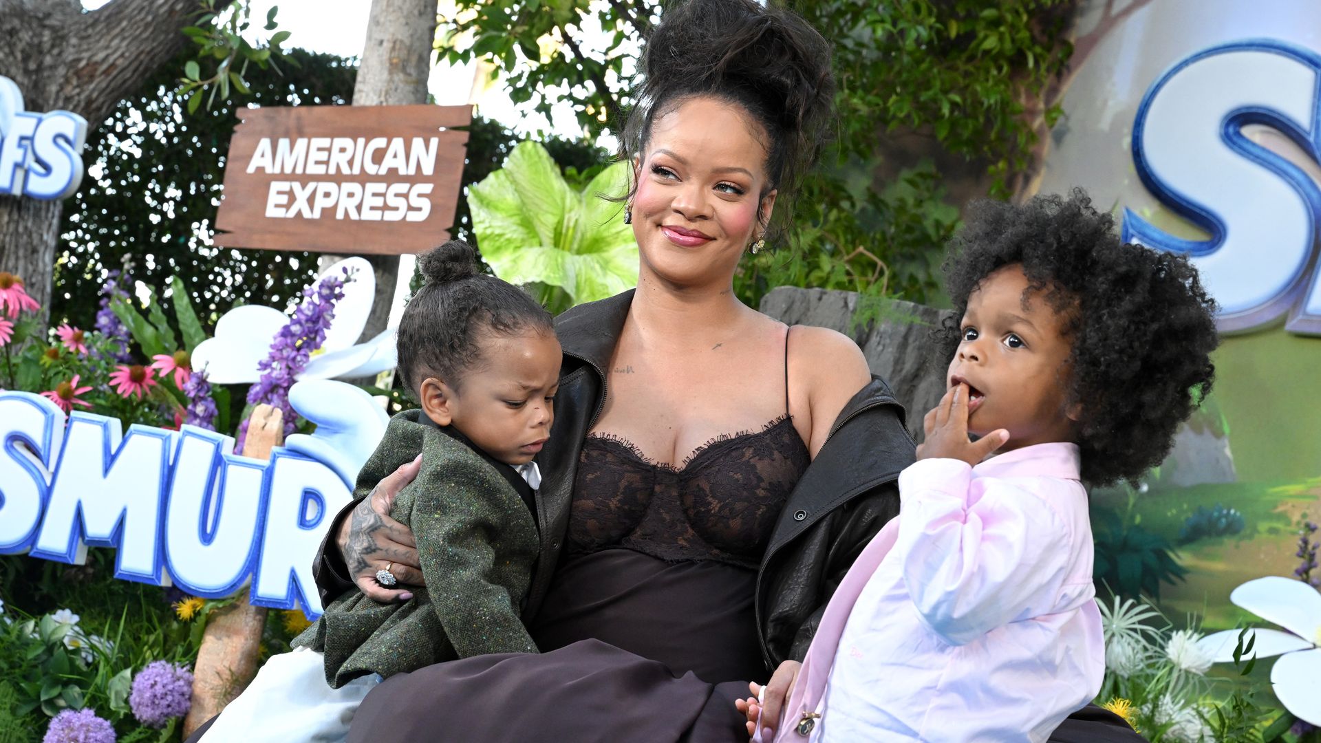 Los hijos de Rihanna debutan en la alfombra roja con trajes hechos a la medida por Dior