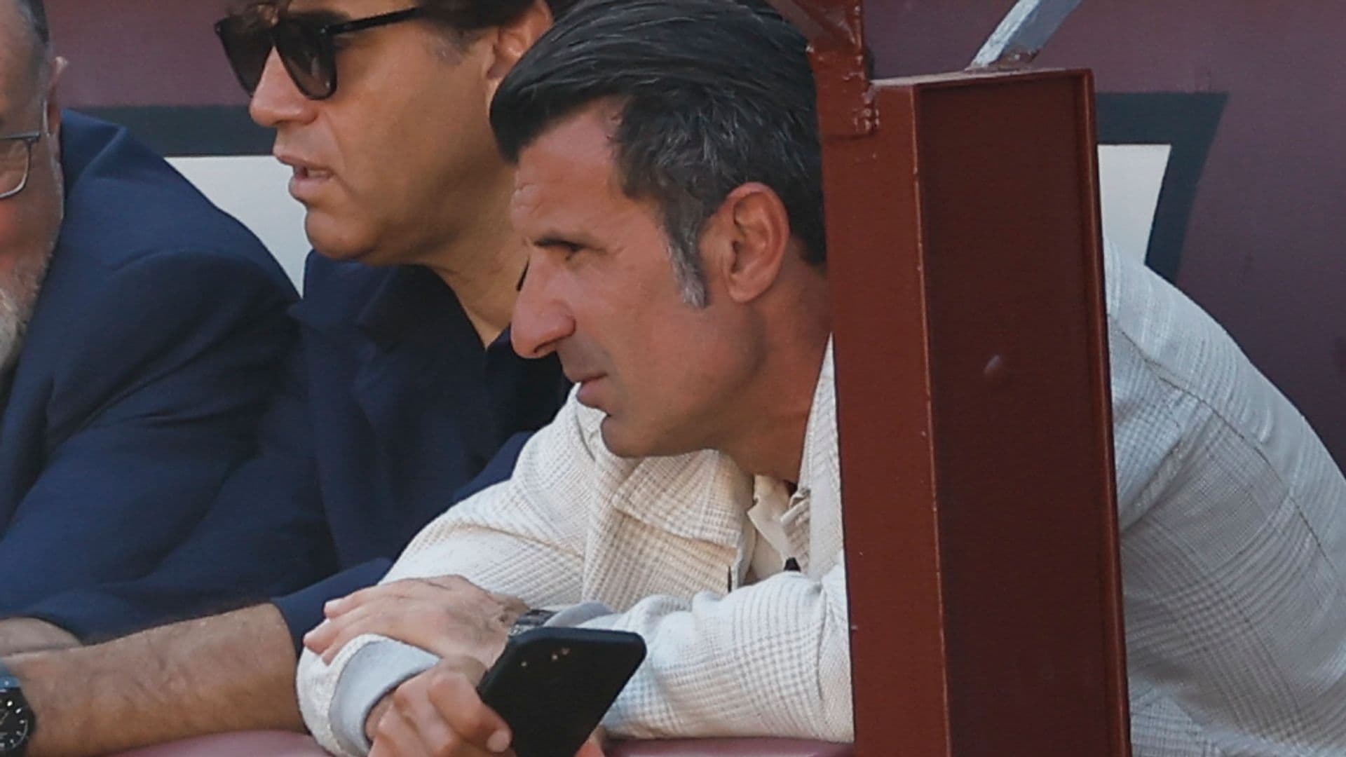 Luis Figo reaparece en los toros y responde a los rumores de crisis con Helene Svedin