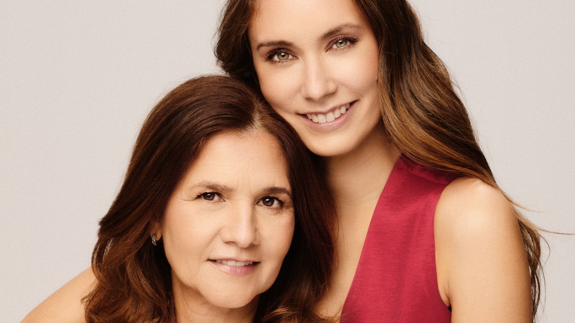 3 perfumes y mensajes de amor para el Día de la Madre por Grace Villarreal, Katia G. Colomer y Álex Saint