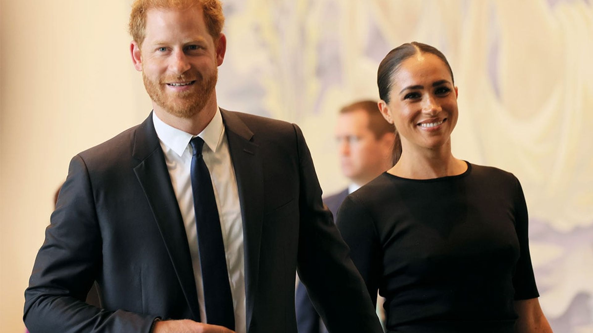 ¿Por qué el look de Meghan en NY para el discurso de Harry es tan conocido?