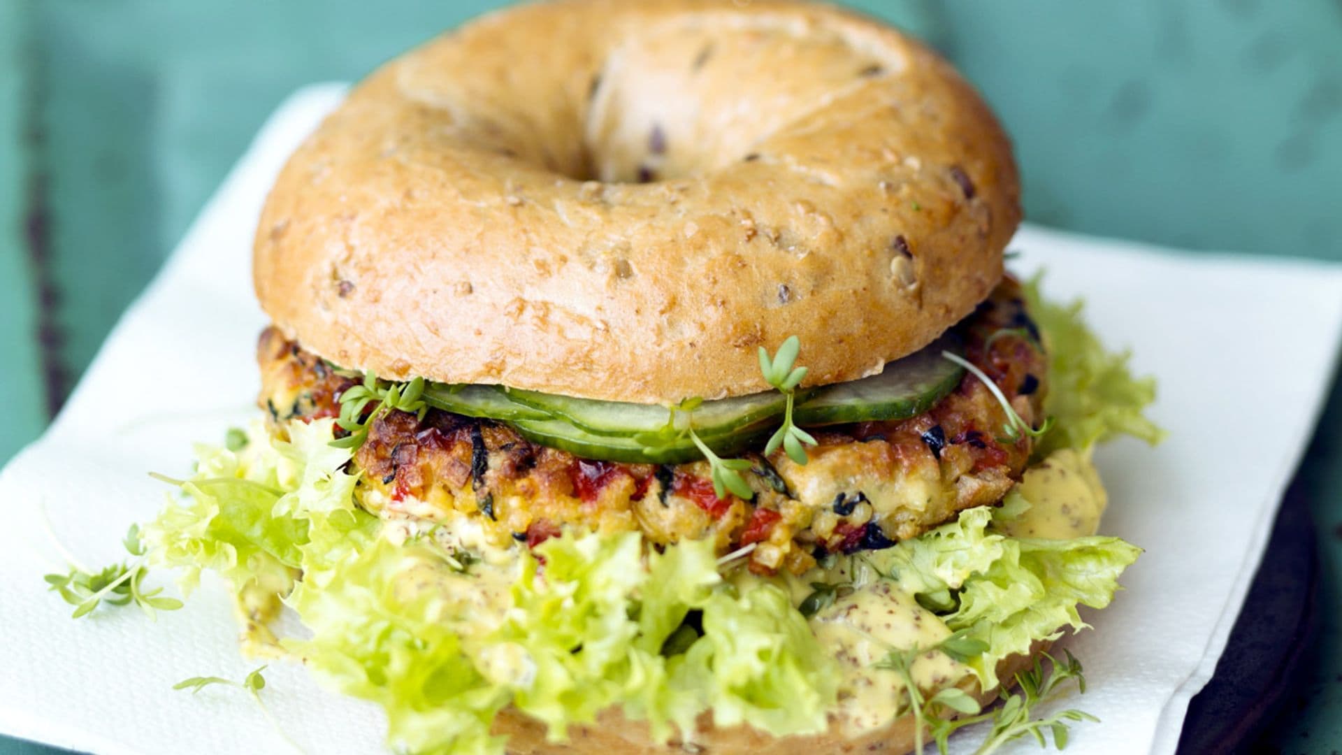 Bagel de hamburguesa de garbanzos