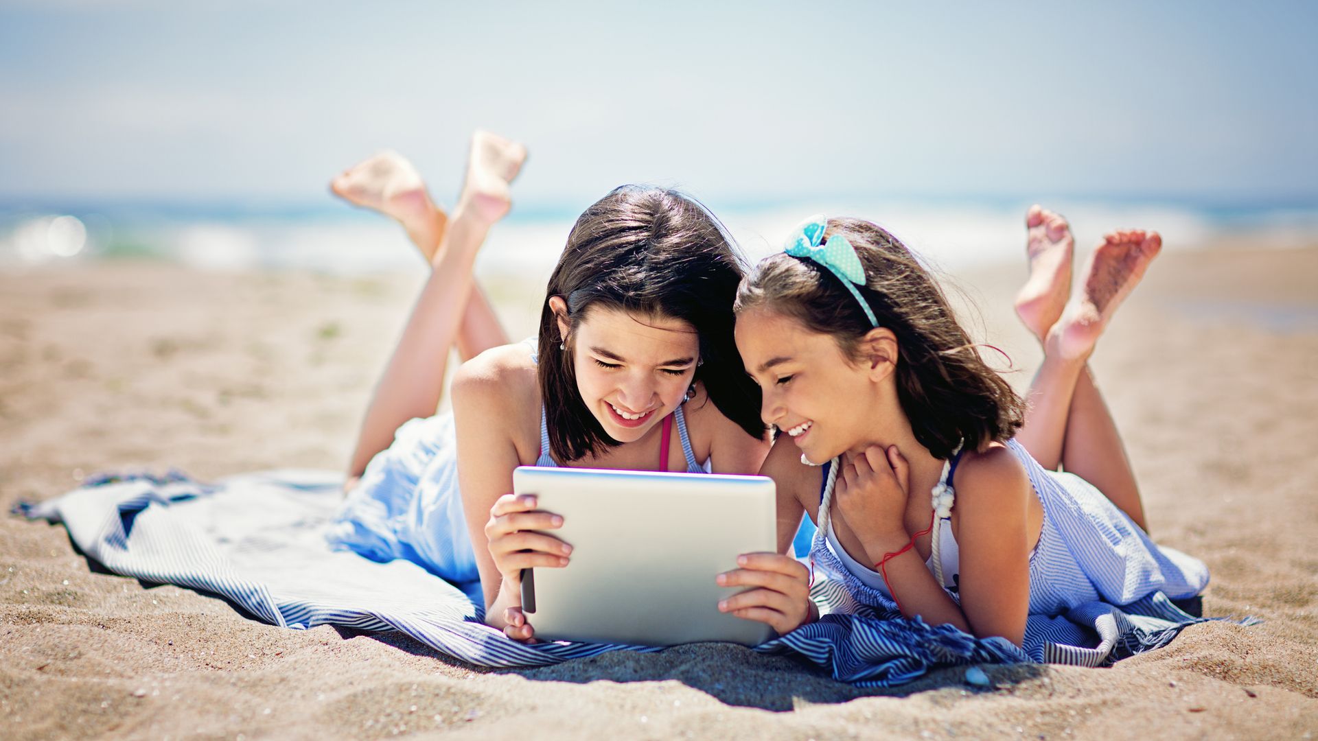 Trucos (eficaces) para que tus hijos aprendan otro idioma en verano de forma divertida